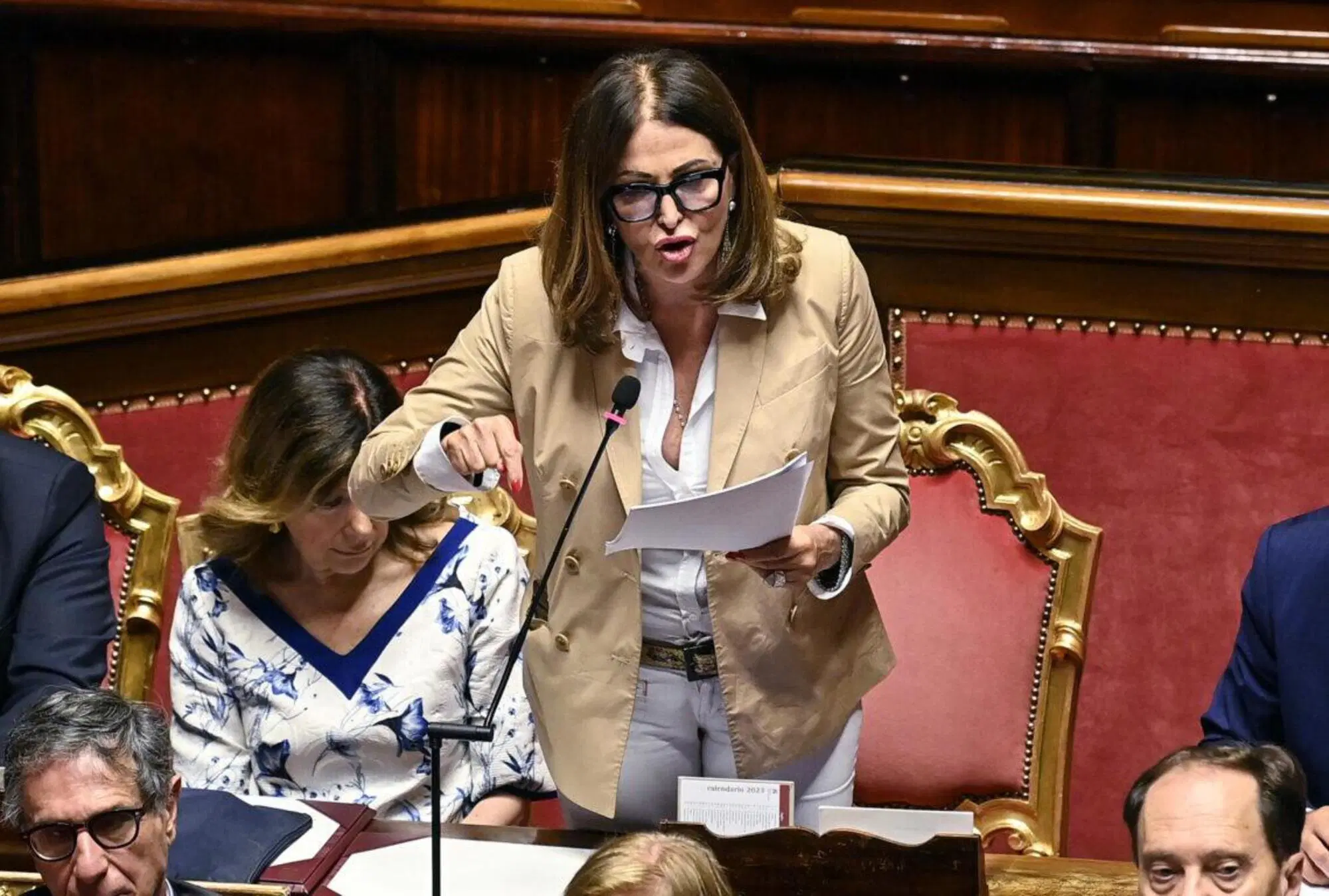 Il ministro Daniela Santanch&egrave; ha riferito in aula sull'inchiesta che la riguarda