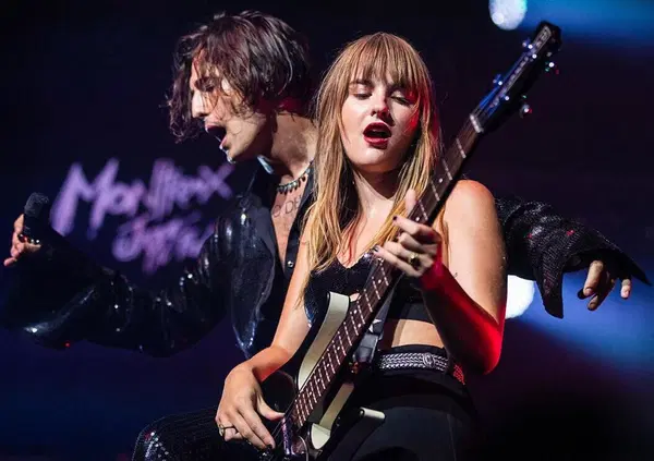 M&aring;neskin negli stadi, Fegiz: &ldquo;Hanno i numeri, perch&eacute; mostrare tette e cu*i?&rdquo;. E sui Pinguini Tattici Nucleari: &ldquo;Dov'&egrave; il repertorio?&rdquo; Quanto a Blanco, Ultimo, Tiziano Ferro e Marco Mengoni&hellip; 