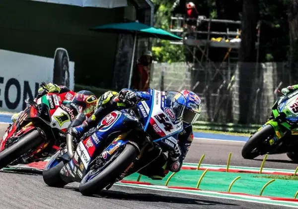 A Imola Bautista e Toprak infiammano il pubblico, che ora aspetta Andrea Iannone: "Buone probabilit&agrave; di vedermi nella SBK 2024"