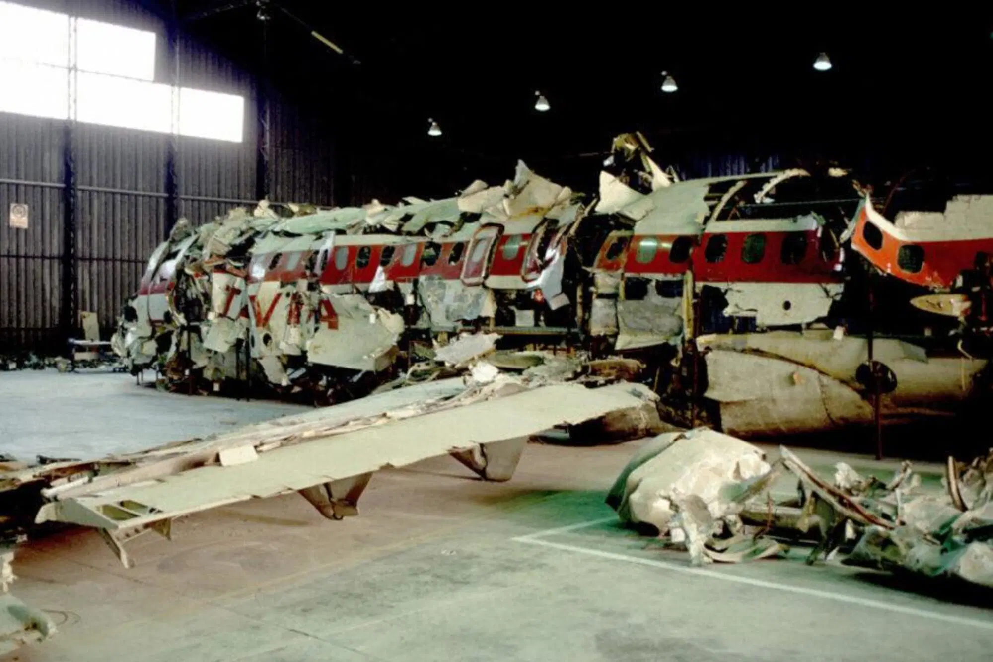 I resti dell'aereo CD-9 di Itavia 