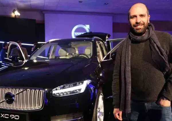 Svaligiata l&rsquo;auto di Checco Zalone: &ldquo;Mi hanno rubato pure le mutande&rdquo;