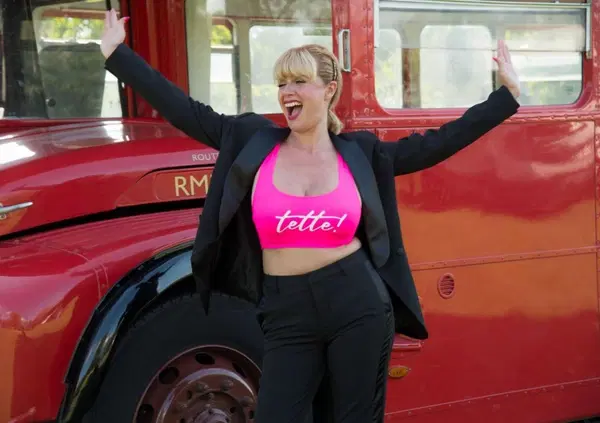 Vanessa Grey, oltre le Tette c'&egrave; di pi&ugrave;: &ldquo;Il mio brano &egrave; un invito ad accettarsi&rdquo;