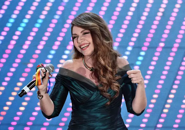 Davvero Cristina D'Avena sar&agrave; opinionista al GfVip? E intanto tra tv e politica... 