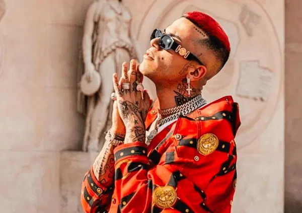 Stateci, l'auto-tune e le basi pre-registrate sono usate da tutti i cantanti (nessuno escluso!)