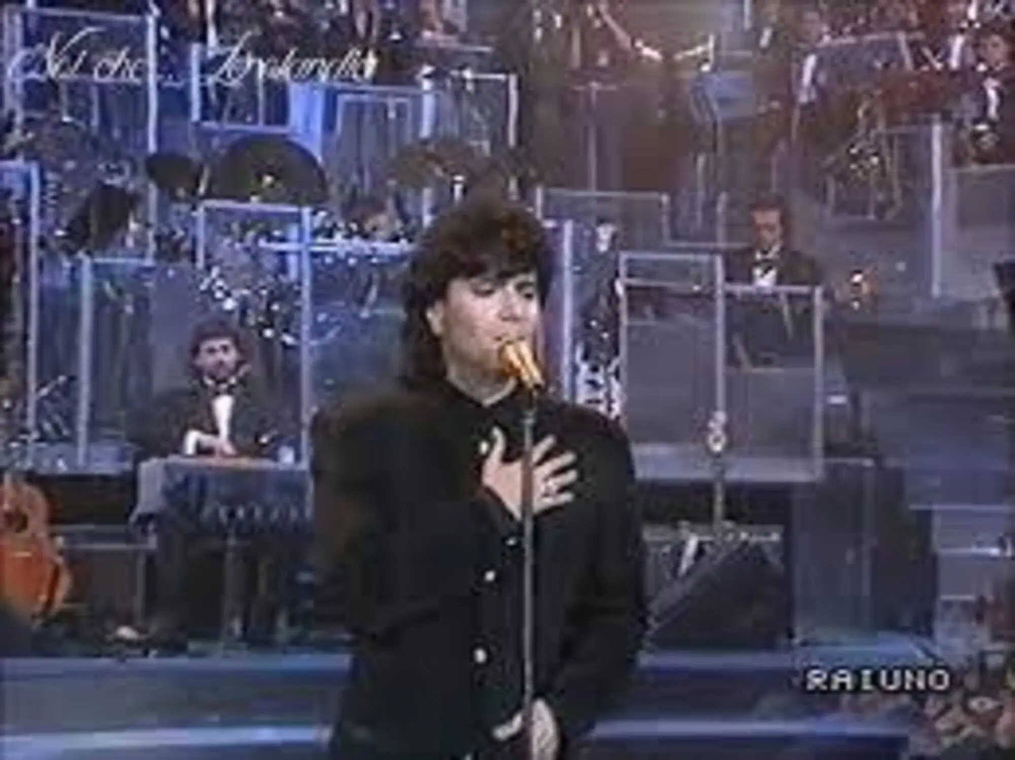 Renato Zero a Sanremo con "Spalle al muro" 