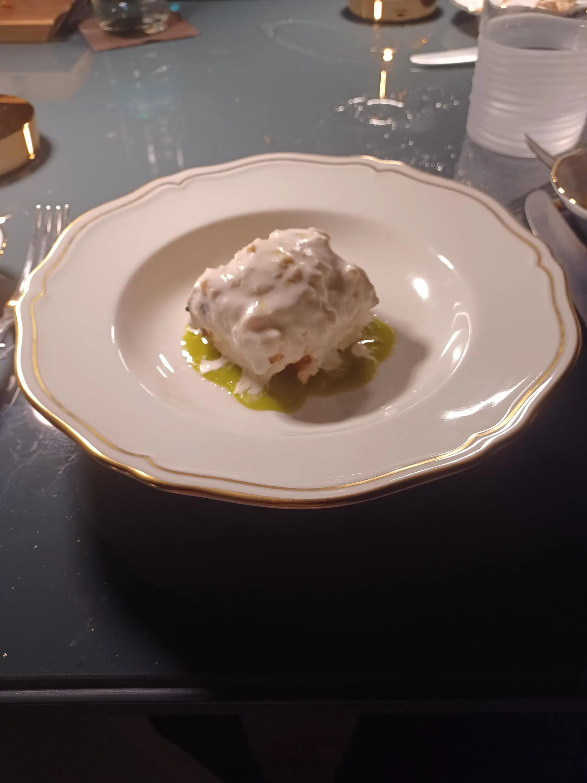 Trota con alloro, mandorla e fichi preferita da Augusto all'Hotel Bulgari di Roma dello chef Niko Romito