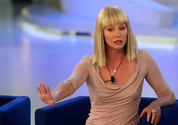 Flavia Vento: "Tom Cruise? Stufa di aspettarlo, punto a un altro famoso". E sugli alieni: "Esistono, ma non mi ci fidanzerei perch&eacute;..."