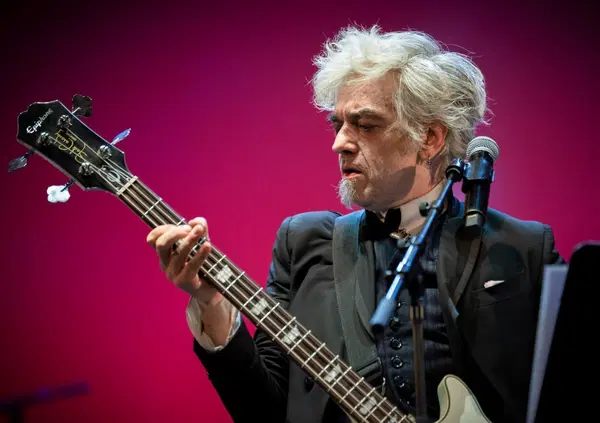 "Morgan da vivo" ci spiega perch&eacute; quel "refuso" &egrave; voluto, dimostra che l'Italia &egrave; "grammaticalmente morta" ma &egrave; anche un &ldquo;segnale di risveglio&hellip;&rdquo;