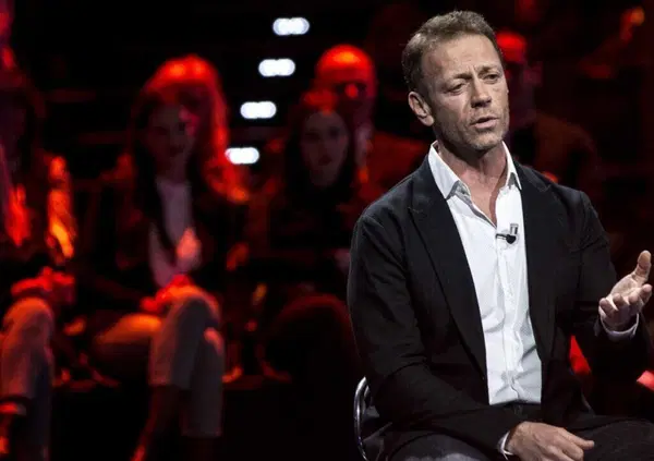 Rocco Siffredi lancia l'allarme: "Pirateria, estremismi e giovani disorientati: anche nel mio settore servono regole". E scrive alla ministra Roccella