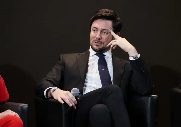 De Giovanni contro Giambruno: &ldquo;Se facilita lo stupro, gli auguro una figlia mai ubriaca...&rdquo;. E su Meloni e Mancini...