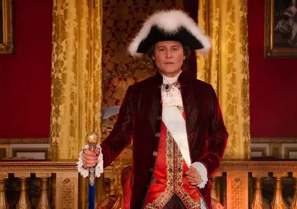 Jeanne du Barry, il ritorno di Johnny Depp nei cinema italiani con &ldquo;La favorita del re&rdquo;, ma al film di Ma&iuml;wenn, l'ennesimo su Versailles, manca qualcosa...
