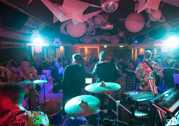 Ok i The Kolors, ma la vera Italo disco l'avete mai sentita? Ce la raccontano Johnson Righeira e Clara Moroni