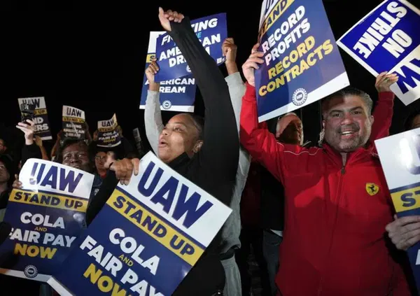 Sciopero storico contro Ford, General Motors e Stellantis: tredicimila operai chiedono salari pi&ugrave; alti