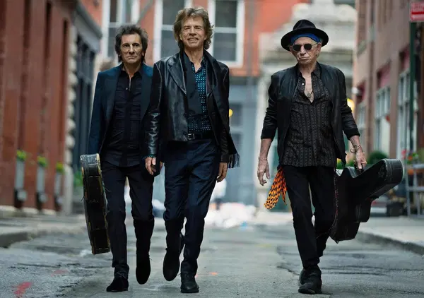 I Rolling Stones a 80 anni si mangiano tutti i &ldquo;ggiovani&rdquo; pompati dai media (anche i Maneskin?) e la cantante che agli Mtv Awards punta sul nudo pi&ugrave; che sulla voce