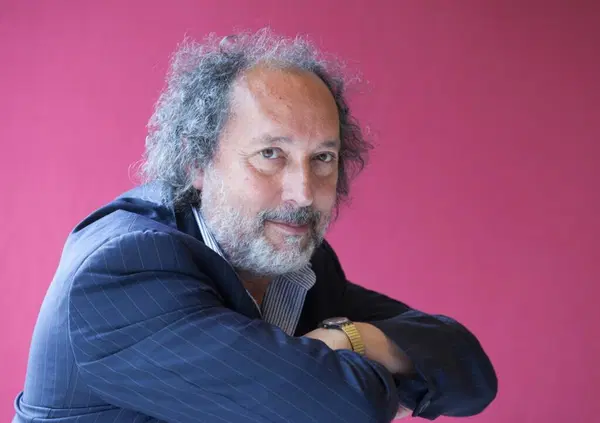 &ldquo;Lo stemma&rdquo; di Fulvio Abbate &egrave; un romanzo fieramente letterario, &ldquo;l&rsquo;anti-Gattopardo" dei nostri tempi