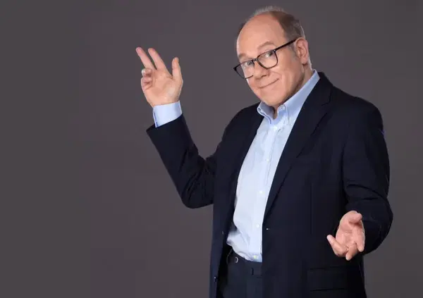 "Vita da Carlo 2" &egrave; meglio della prima stagione. Fa ridere, ma anche riflettere (soprattutto Verdone)