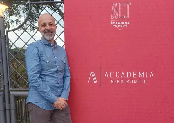 Siamo andati a mangiare alla stazione del gusto &ldquo;Alt&rdquo; di Niko Romito e... l&rsquo;abbiamo pure intervistato: &ldquo;L'Accademia &egrave; una sfida e un'opportunit&agrave; per i ragazzi di quartiere. Speriamo che...&rdquo;