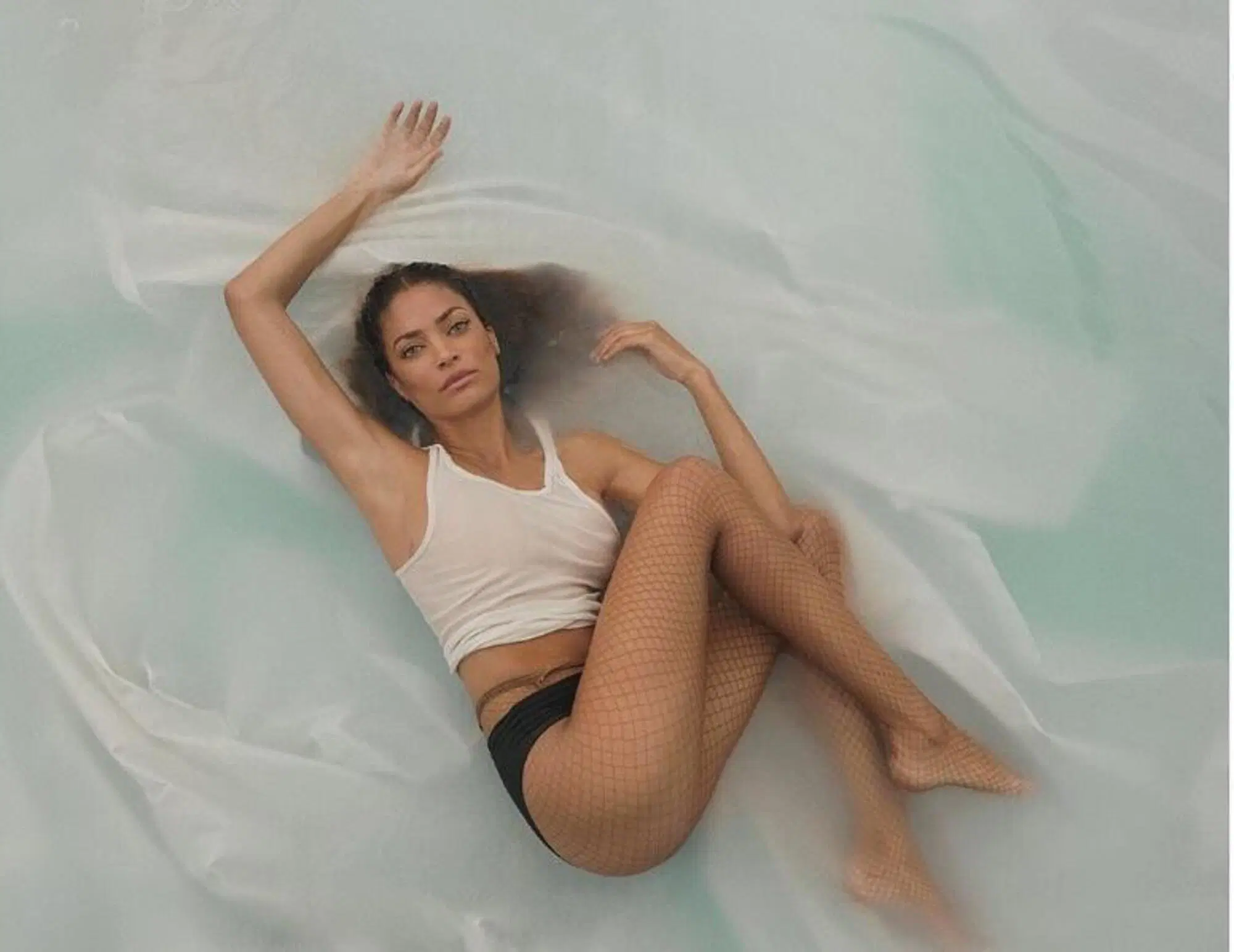 Elodie nel video "A fari spenti"