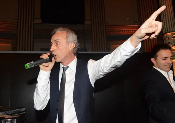 Travaglio finir&agrave; in manette per colpa del karaoke? Il direttore &egrave; stato colto sul Fatto