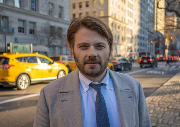 Parcheggiatore abusivo "sequestra" il telefono al padre dell'influencer: ecco cosa &egrave; successo all'urban explorer Piero Armenti