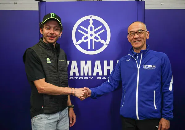 La mossa "disperata" di Yamaha &egrave; Valentino Rossi: Lin Jarvis insiste per strappare il Team VR46 a Ducati