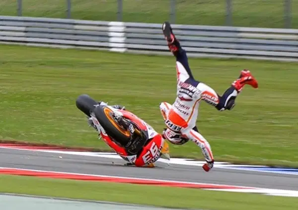 &ldquo;&Egrave; un miracolo che Marc Marquez sia ancora vivo&rdquo;: il giudizio &egrave; perentorio anche su Valentino Rossi