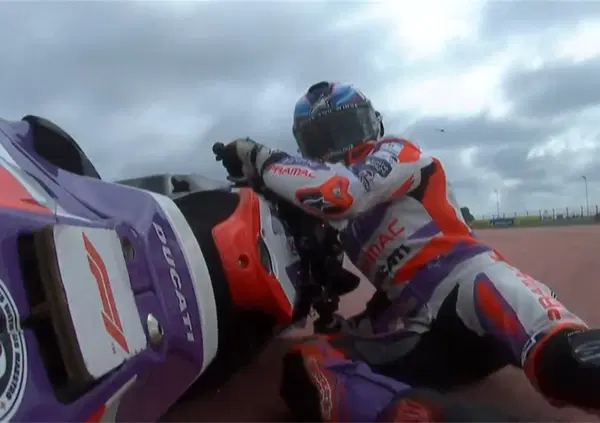 Mandalika: Pecco si riprende la vetta della classifica; Martin "disobbedisce" a Michelin e la paga cara