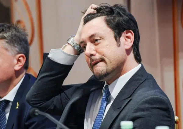 Ma Giambruno, lasciato da Giorgia Meloni dopo i fuorionda di Striscia la Notizia, cosa pu&ograve; insegnare a sua figlia Ginevra?