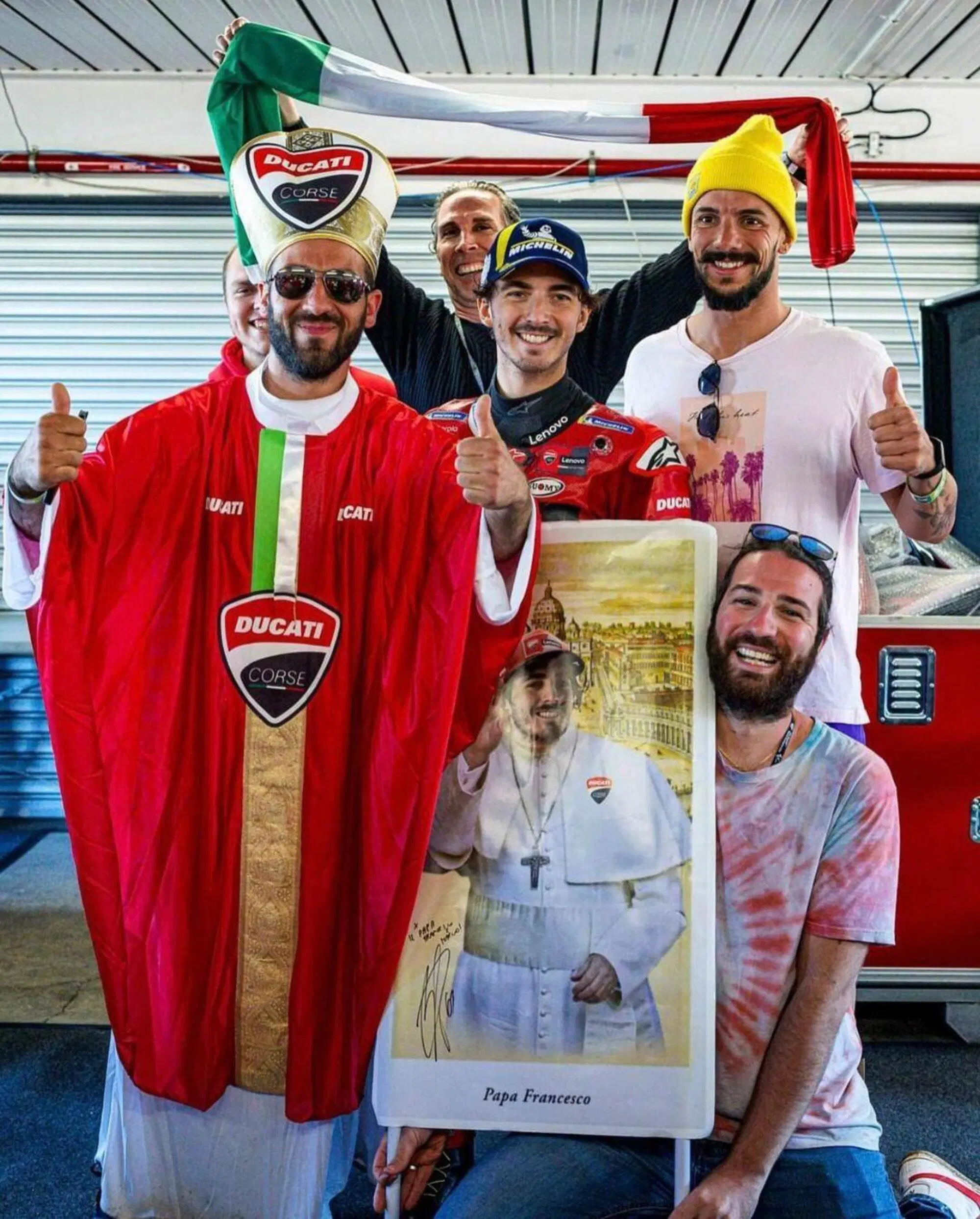 Papa Francesco Bagnaia con i fan Australia