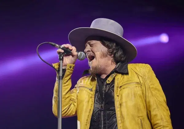 &ldquo;Zucchero - Sugar Fornaciari&rdquo;, il docufilm presentato alla Festa del Cinema di Roma entra nell'intimit&agrave; dell'artista, anche se forse manca qualcosa...