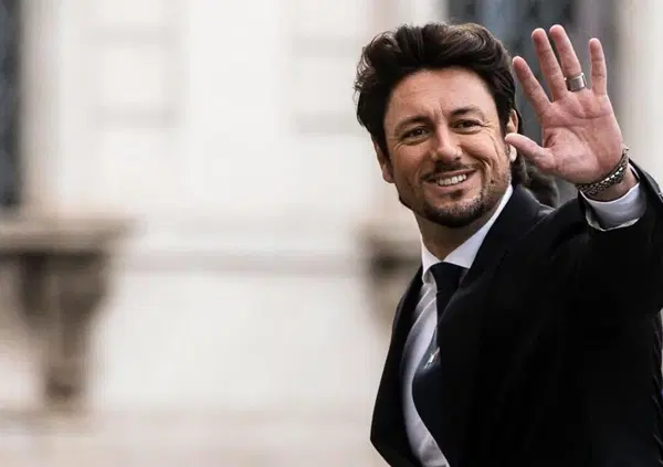 Alessi su Giambruno: &ldquo;Quando contava lo leccavano per ingraziarsi la Meloni, ora &egrave; una caccia all'uomo indegna&rdquo;