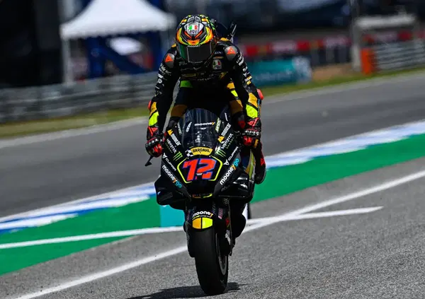 Marco Bezzecchi come Rocky: "Marc Marquez mi &egrave; proprio venuto addosso, poi ho sofferto fisicamente"