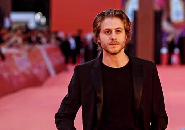 Michele Ragno: &ldquo;La paura  &egrave; una cosa bellissima&rdquo;.  E sul mestiere di attore: "&Egrave; un gatto che abita il palcoscenico...&rdquo;