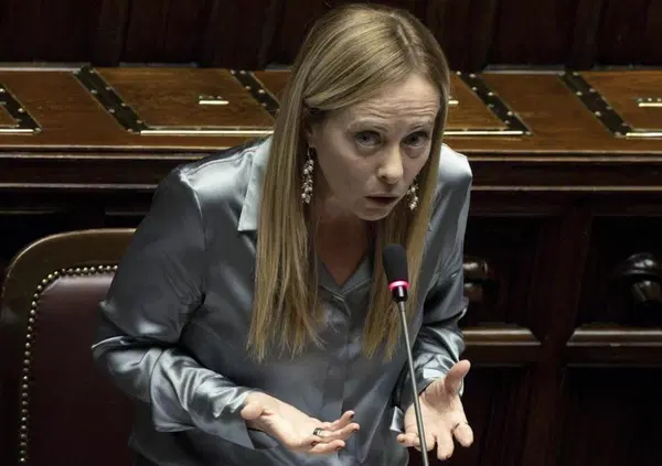 Il giornalista ucraino Maistrouk: "Ecco perch&eacute; i due comici russi dello scherzo telefonico alla Meloni sono degli agenti. I talk italiani sulla guerra sono come Barbara D'Urso e Toni Capuozzo &egrave; il peggiore..."