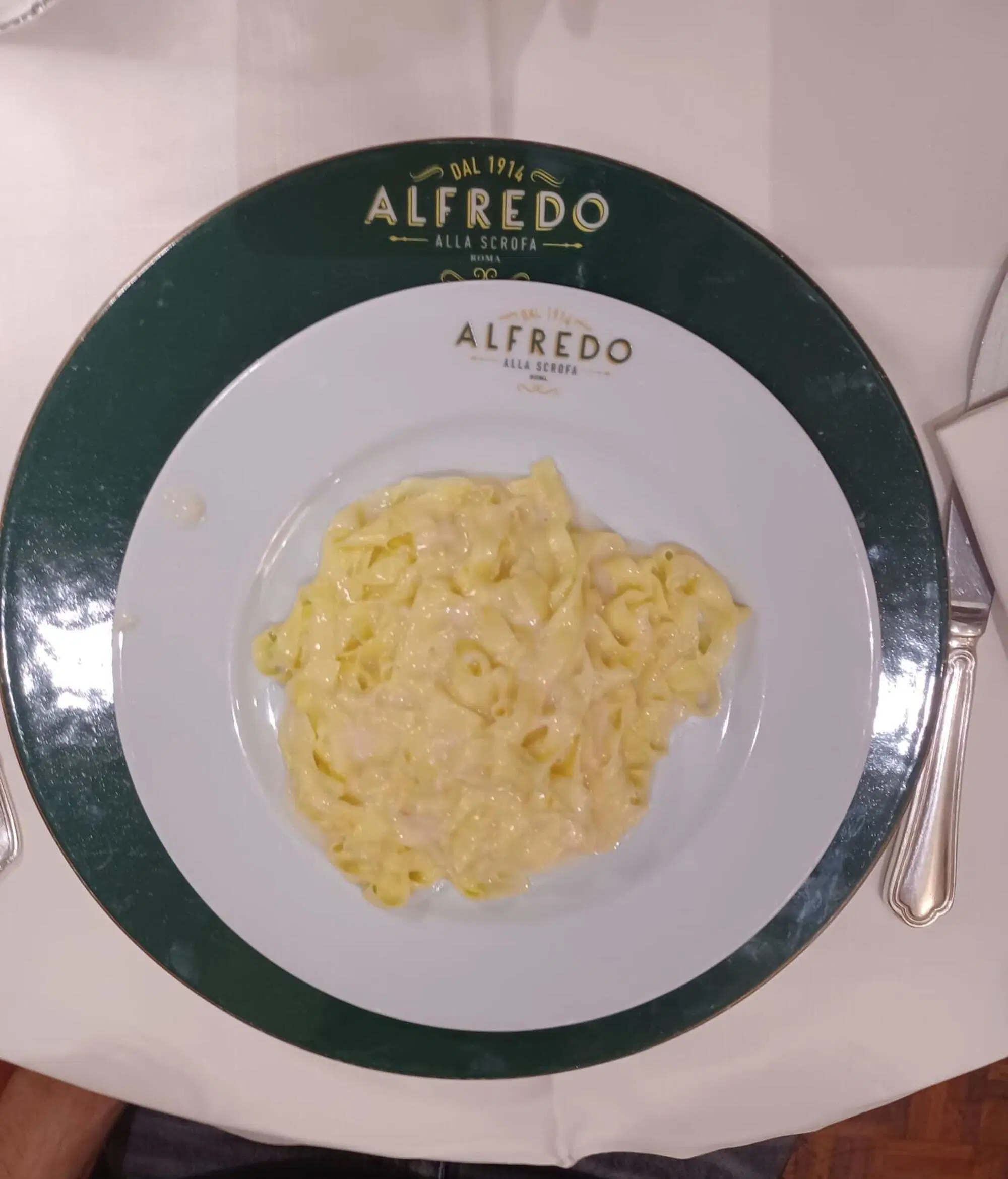 Le leggendarie "fettuccine Alfredo" da Alfredo alla Scrofa a Roma