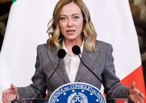 Giorgia Meloni privatizza tutto. Ma che fine far&agrave; il settore pubblico se neanche lo Stato lo difende? 