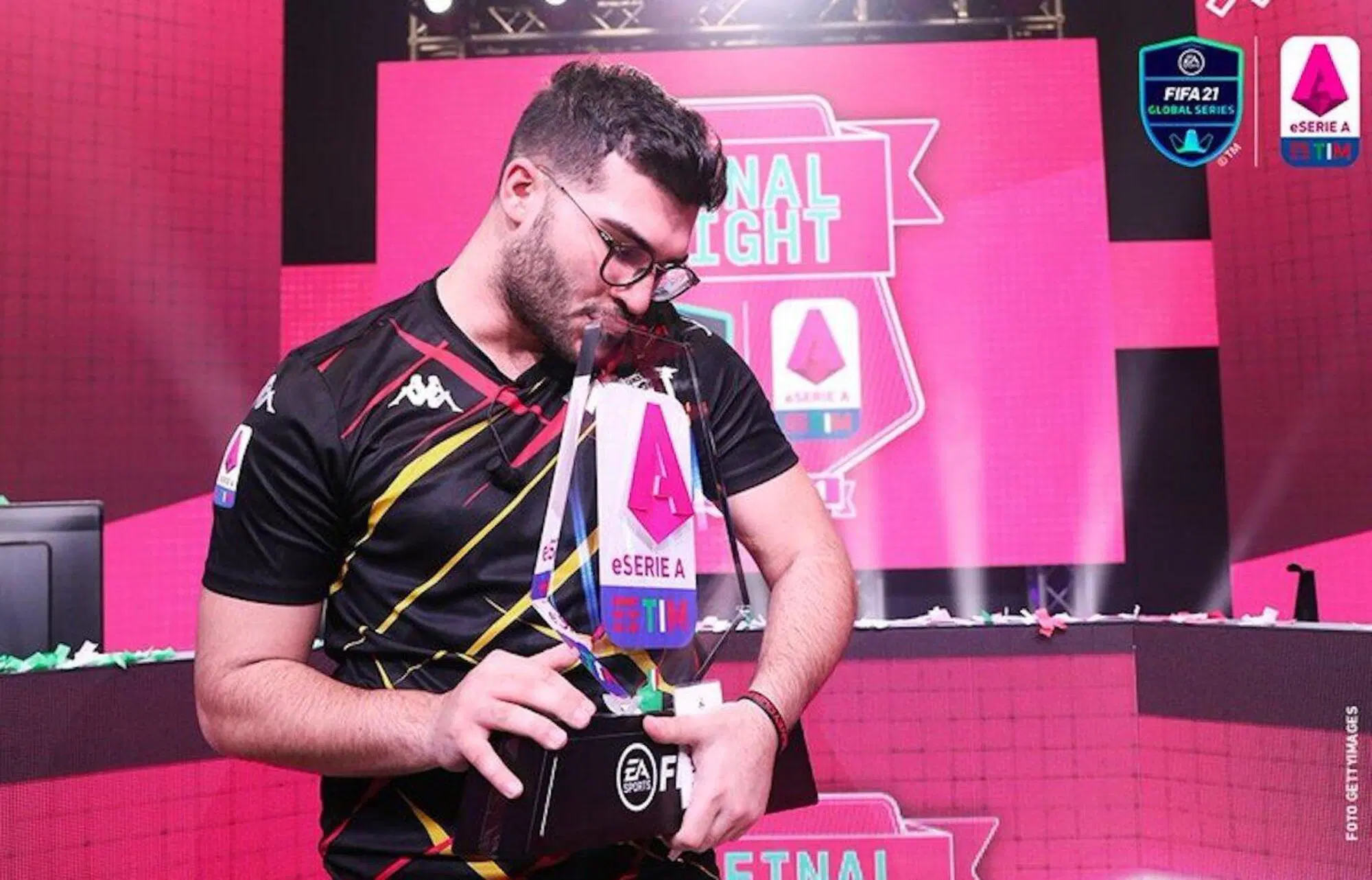 Il campione dell'eSerie A Danilo Pinto, detto "Danipitbull"