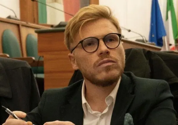 Nuovo attacco all'auto del deputato antimafia La Vardera (ex Le Iene): &ldquo;Se pensano di fermarmi cos&igrave;...&rdquo;. Ecco cosa ci ha detto