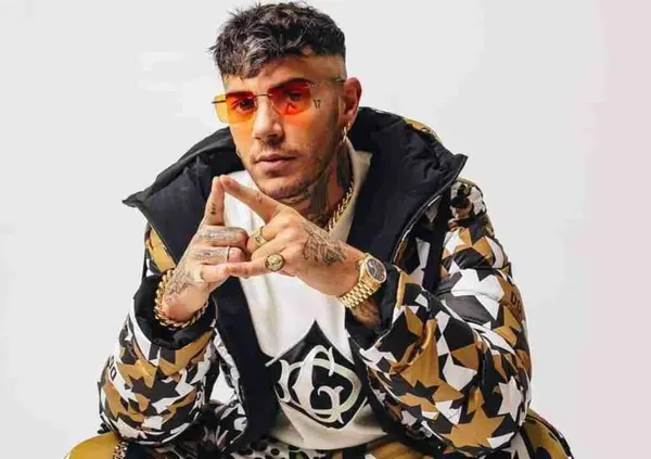 Il Capodanno di Emis Killa e Gu&egrave; a Ladispoli annullato per mancata comprensione del testo, non per violenze. La politica asseconda l'analfabetismo di ritorno?