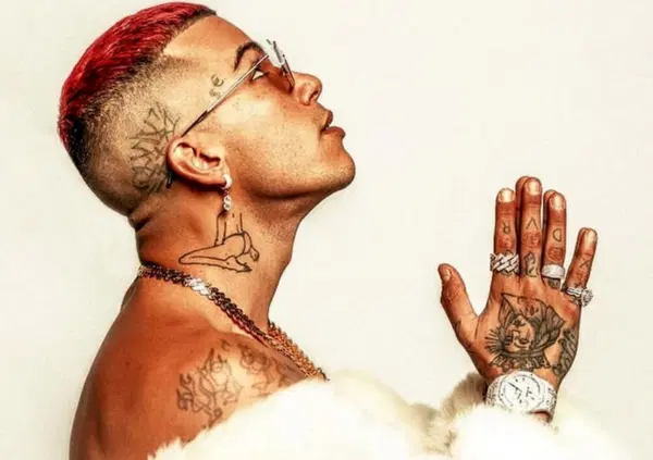 Ma cos'&egrave; questa stron*ata delle canzoni che escono a mezzanotte (vedi Sfera, Salmo, Calcutta)? Spoiler: l'arte non c'entra niente