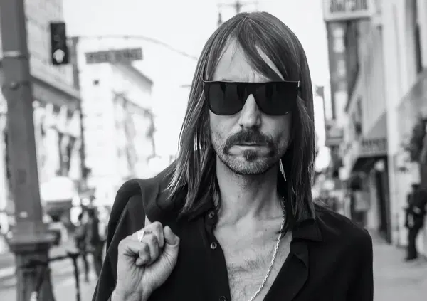 Il ritorno de I Cani con i Baustelle &egrave; un'operazione di marketing da bimbominkia? L'accusa dei negozianti di dischi: chi uccide la musica?