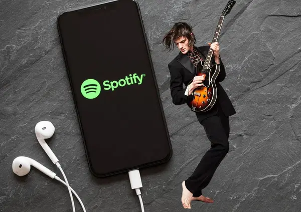 Come i distributori musicali sacrificano gli artisti a Spotify. La testimonianza: "Il mio repertorio rischia di essere cancellato con un click"