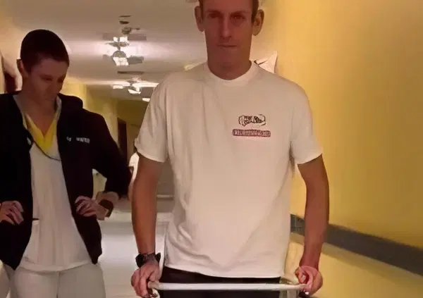 Dopo un gravissimo incidente in moto torna a camminare grazie a un neurostimolatore midollare: la storia di Paolo Baldassini, amante delle due ruote finito in carrozzina