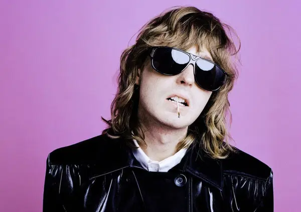 Thomas Raggi? &ldquo;Molto giovane, ma i Maneskin guardano al futuro&rdquo;. Parla Giuseppe Scarpato, il chitarrista di Bennato. E sulla trap...