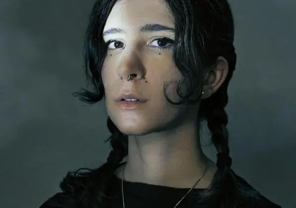 Elena Cecchettin in cover su L'Espresso &egrave; una paraculata? (E no, non &egrave; come Ilaria Cucchi)