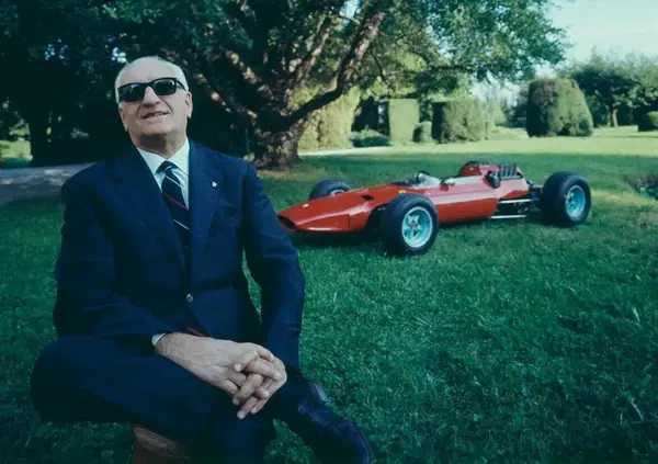 Enzo Ferrari, tra passione (morbosa) per le donne e l'accusa di omicidio colposo: il lato oscuro del Drake non raccontato dal film di Michael Mann
