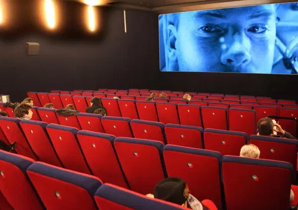 Perch&eacute; il 2024 sar&agrave; l'ultimo anno del cinema nei Multisala. Grazie a Netflix, ma non solo...