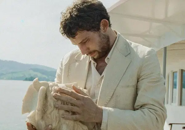 Come mai tutti parlano del film &ldquo;La chimera&rdquo; di Alice Rohrwacher? Ecco perch&eacute;, se non l'avete ancora visto, dovreste rimediare