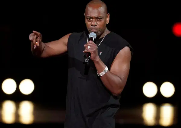 Dave Chappelle ossessionato dai trans? No, ossessionato &egrave; chi lo critica anche per The Dreamer su Netflix