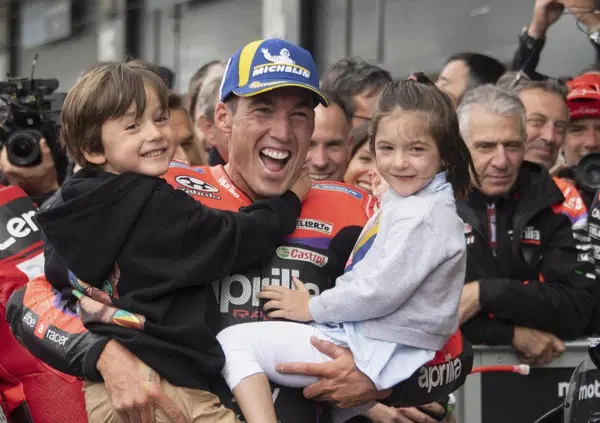Aleix Espargar&oacute;: "Mi d&agrave; un po' fastidio che i miei figli vadano in moto". E su Maverick Vinales...